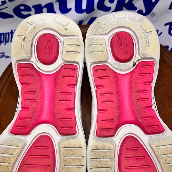 Skechers GO WALK Arch Fit 2.0 - Paityn women’s size 7.5 - Picture 9 of 9